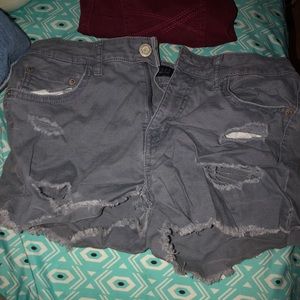 Super cute and comfy jean shorts never worn